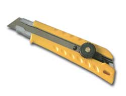 [26954] CUTTER C/BLOCCALAMA A VITE L-1 OLFA